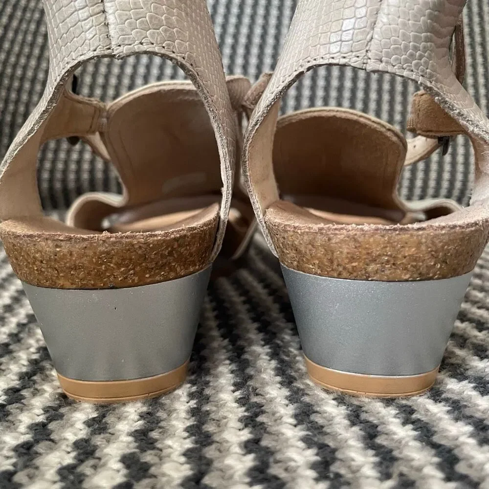 Naot Fiona women’s shoe size 11-11.5 (42) wedge sandal